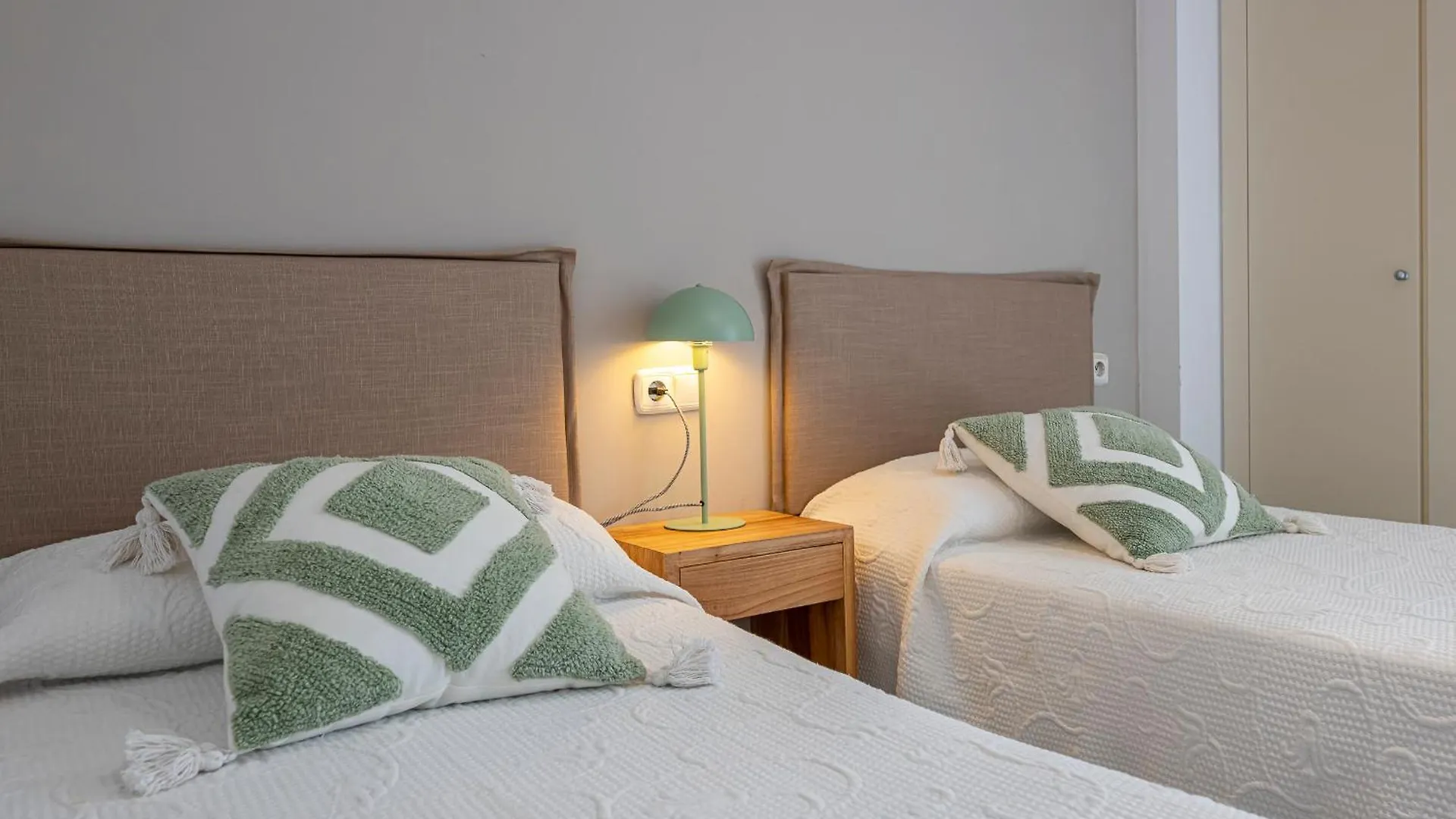 Spacious 3 Bedrooms Apartment At Las Brisas Marbella Spanien