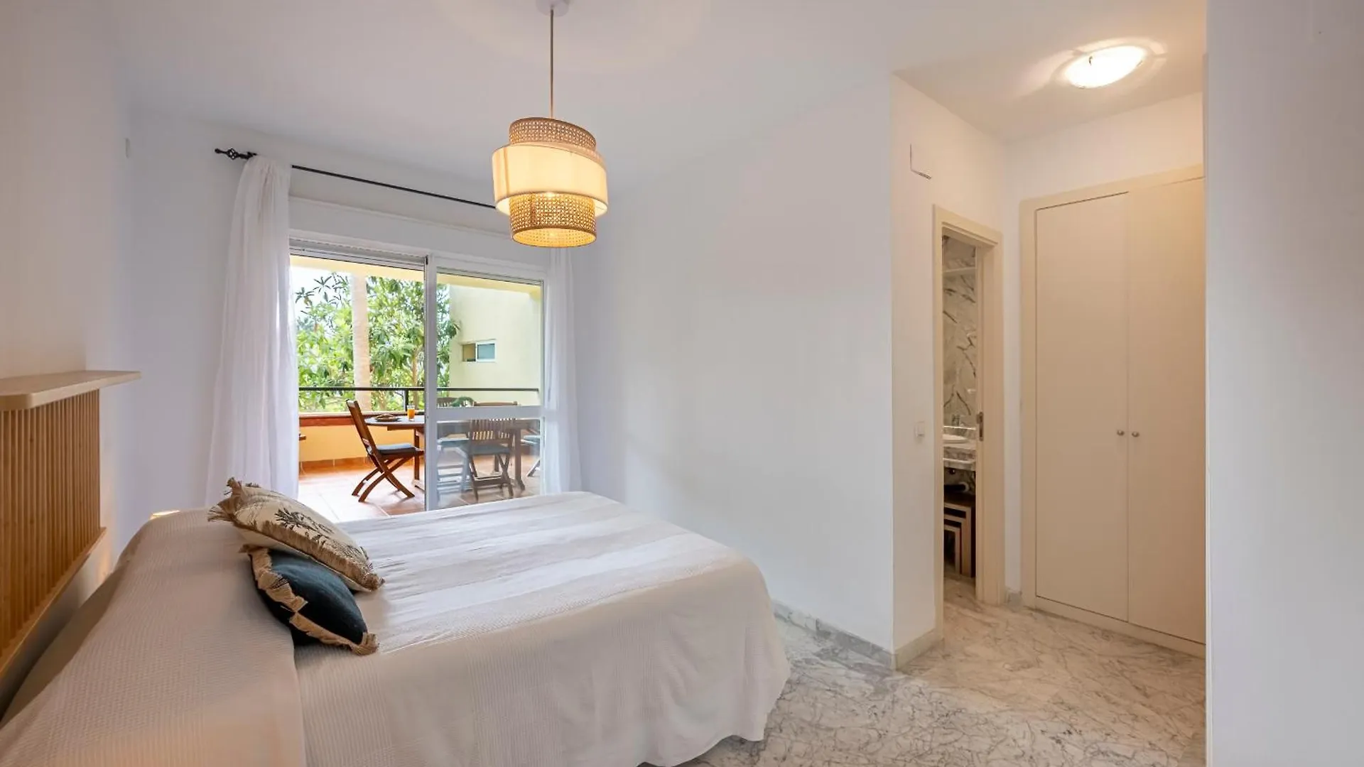 Spacious 3 Bedrooms Apartment At Las Brisas Marbella