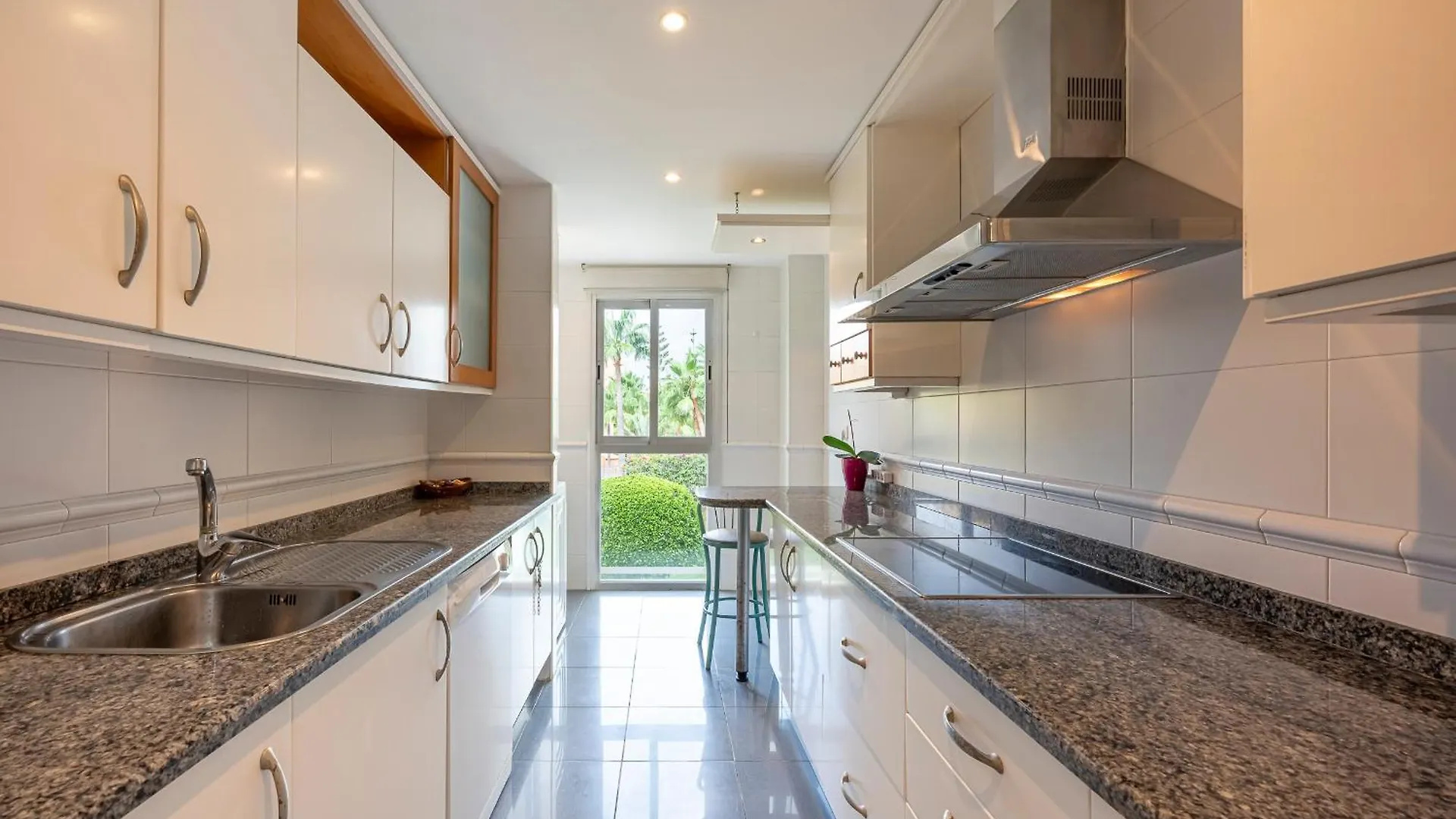 Spacious 3 Bedrooms Apartment At Las Brisas Marbella