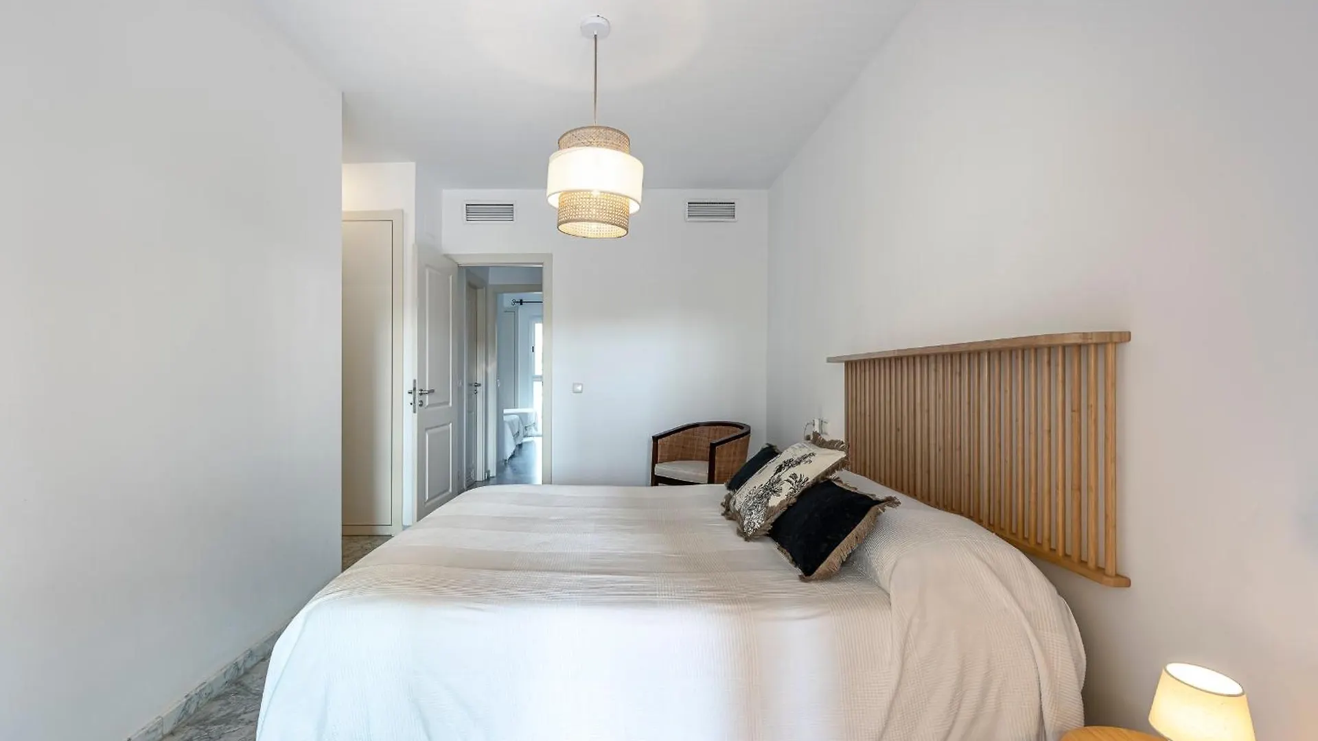 Spacious 3 Bedrooms Apartment At Las Brisas Марбелья