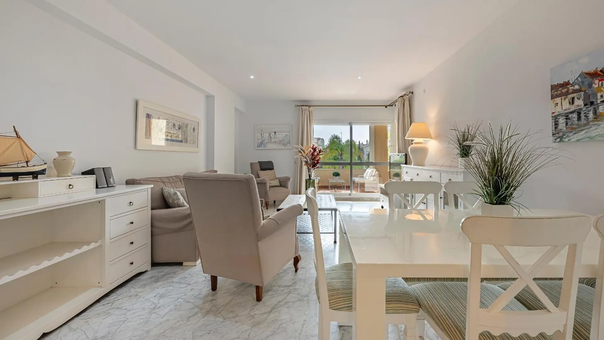 Spacious 3 Bedrooms Apartment At Las Brisas Марбелья